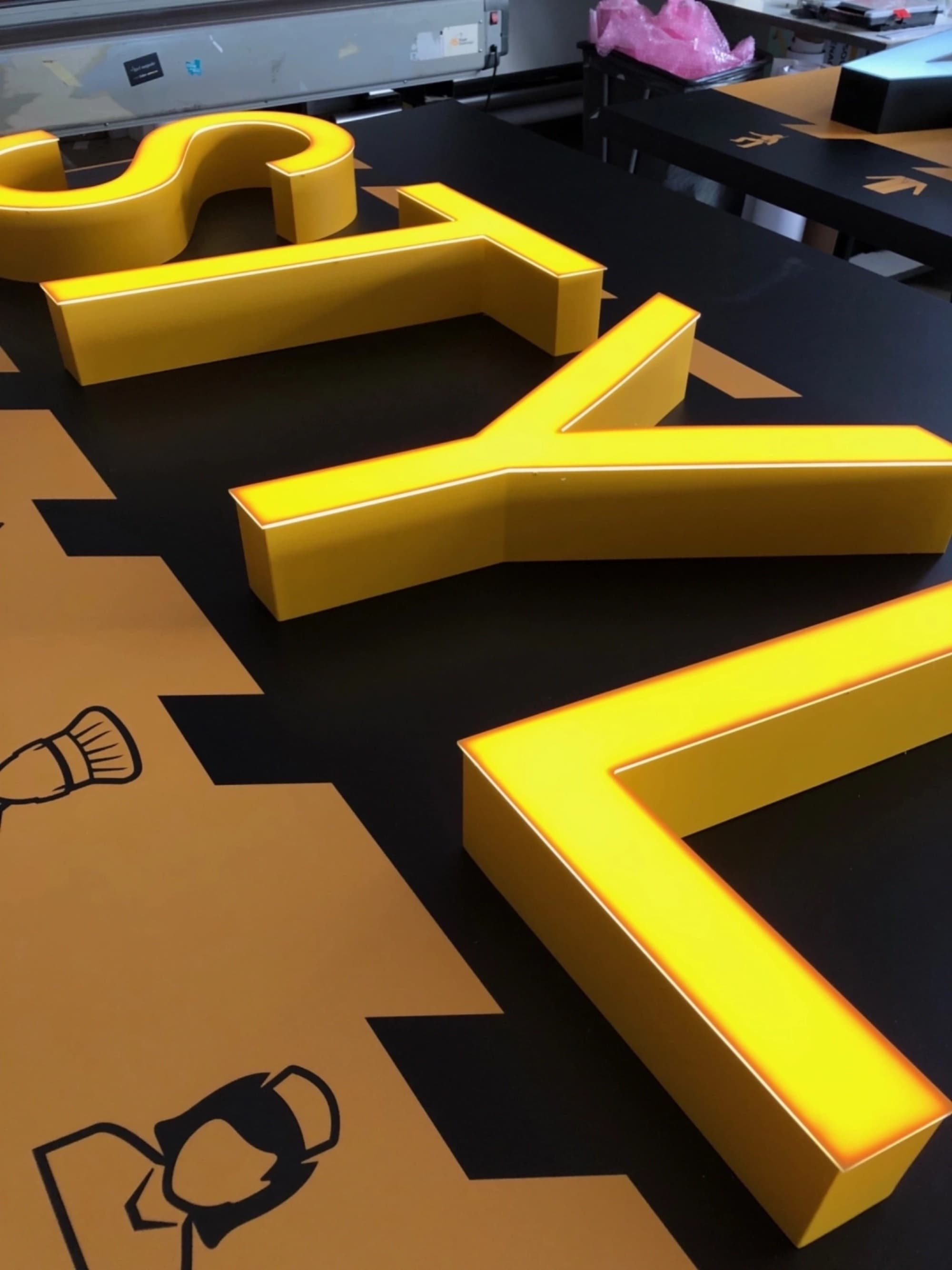 Enseignes lumineuses — Réalisation 2